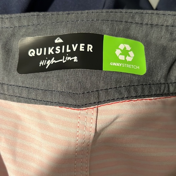 Quicksilver‎ swim shorts . Size 34 - Picture 5 of 6